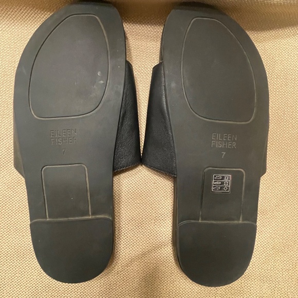 EILEEN FISHER Black leather Slide, Size 7, Good condition - Picture 4 of 9